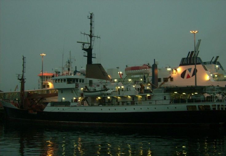 Pharos and Hamnavoe at the Ola pier