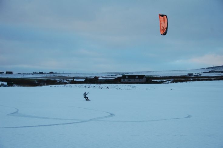 Snowkiting at Picky