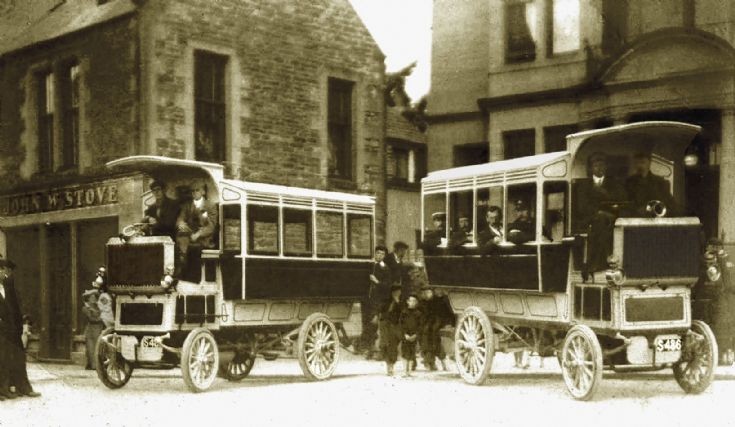 Mackay's omnibuses outside Stromness Hotel