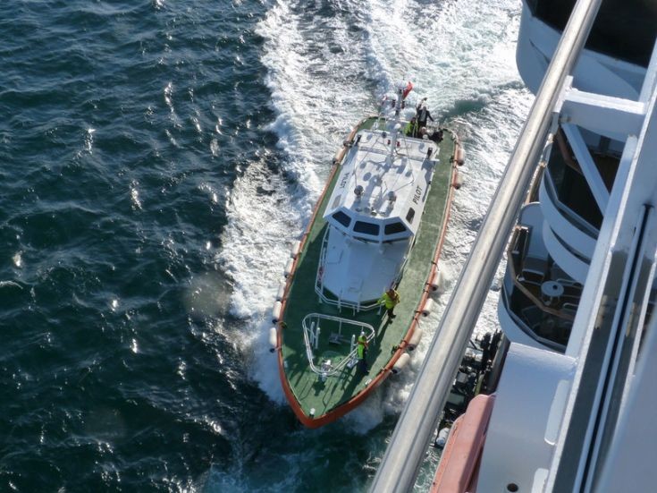 Pilot boat John Rae at Queen Elizabeth