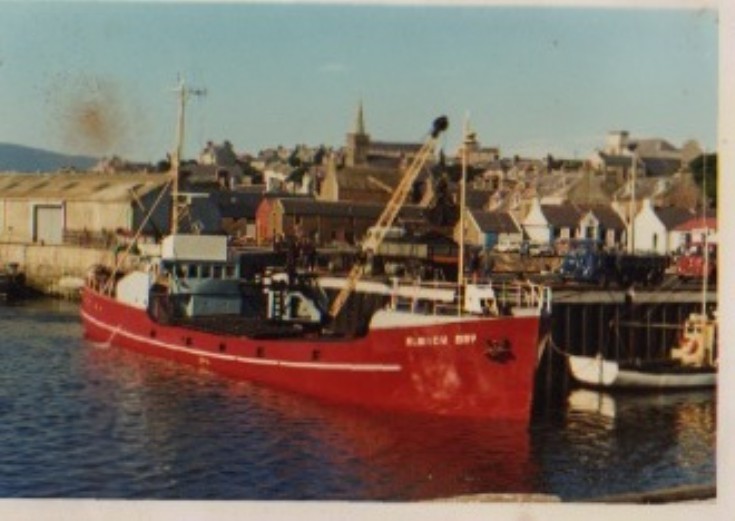 Elwick Bay discharging Coal in Stromness