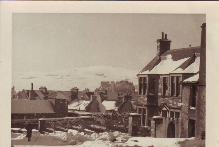 Snowy scene East Road